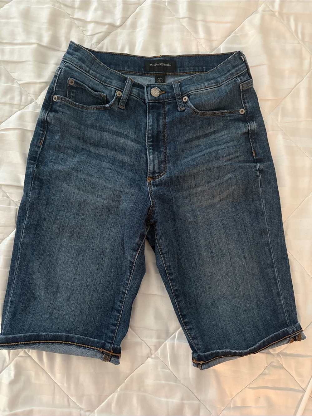 Banana Republic Women’s Medium Wash Denim Shorts
